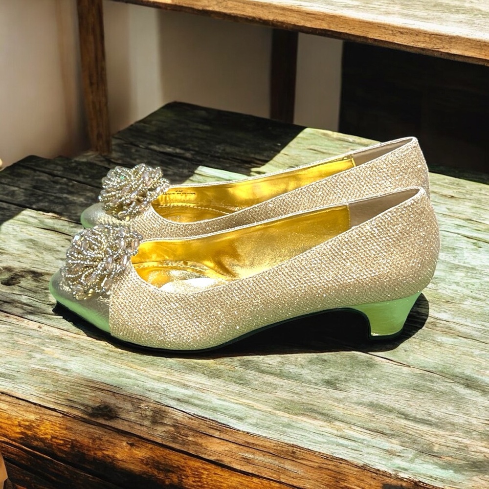 J. Renee Rashana Sparkling Elegant Gold Women's  Pumps NWOT